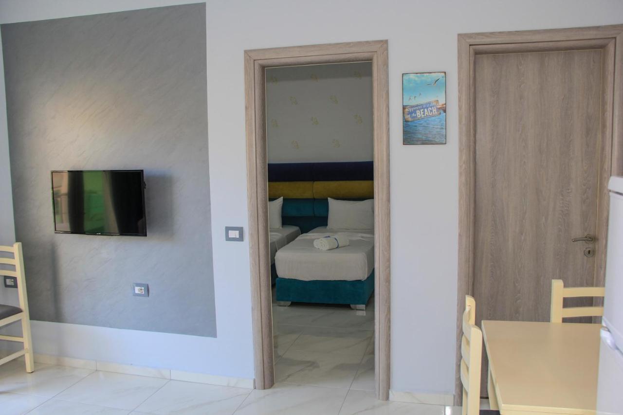Maxi'S Apartments Sarande Bagian luar foto
