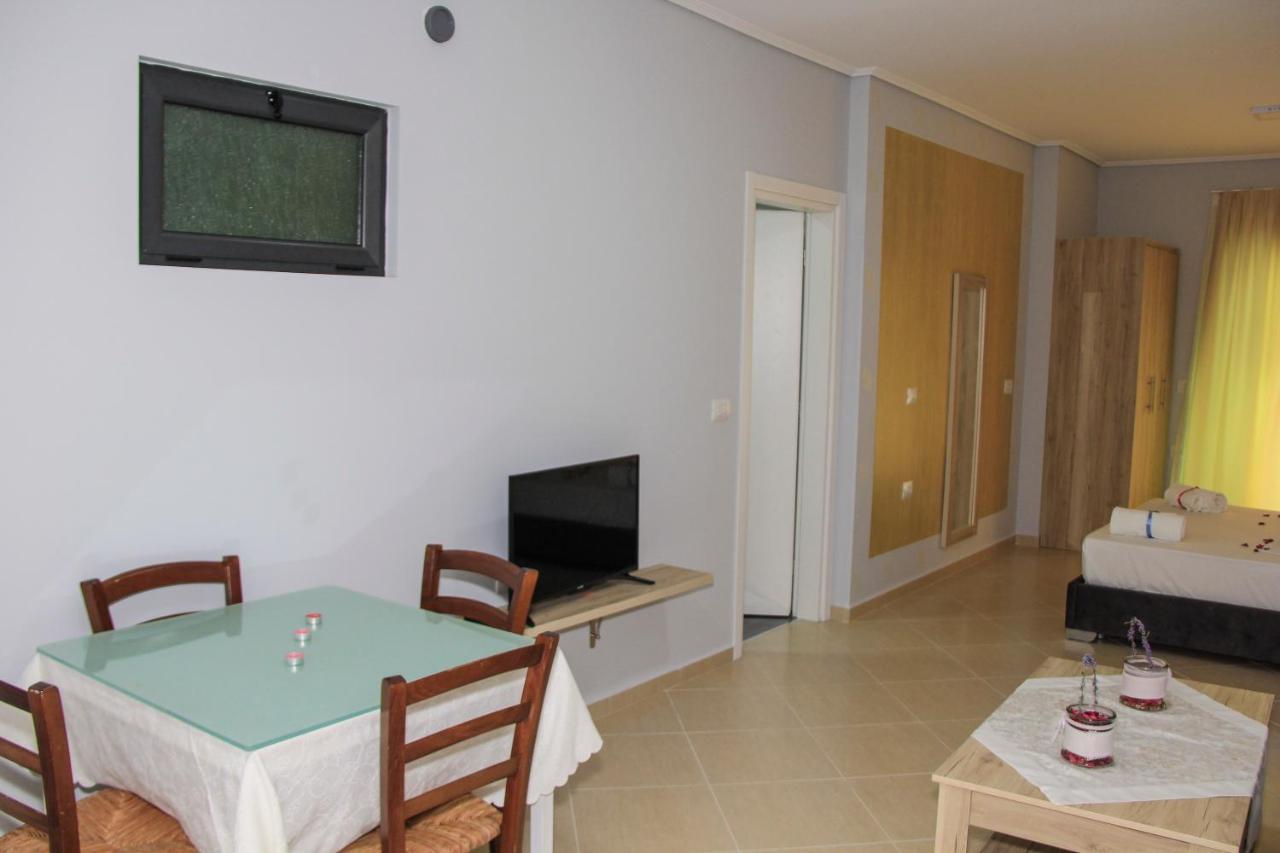Maxi'S Apartments Sarande Bagian luar foto