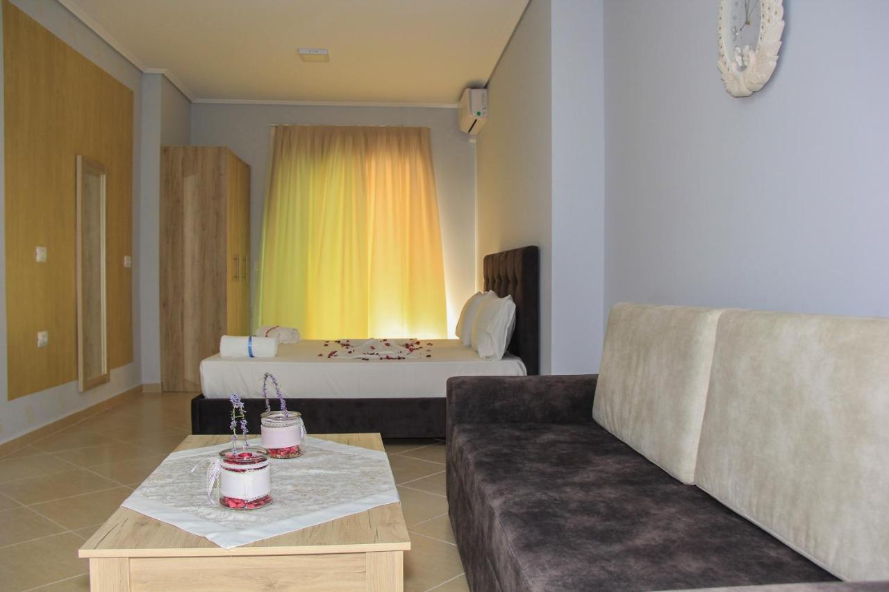 Maxi'S Apartments Sarande Bagian luar foto