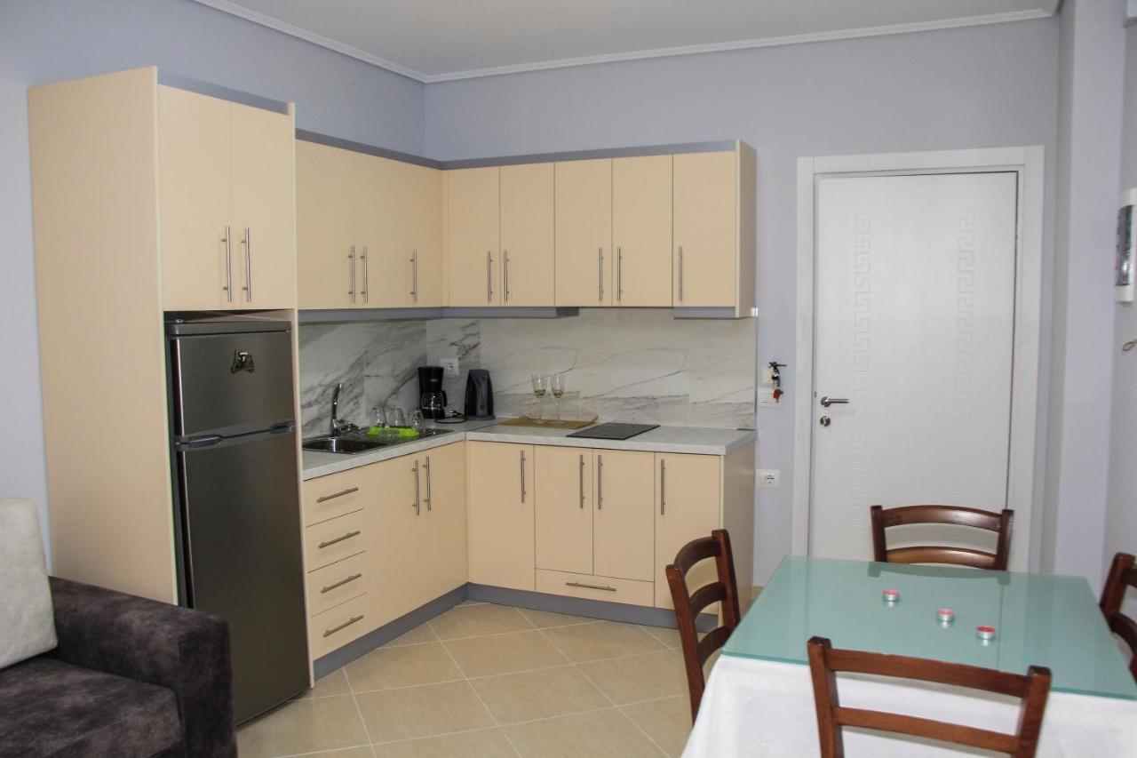 Maxi'S Apartments Sarande Bagian luar foto