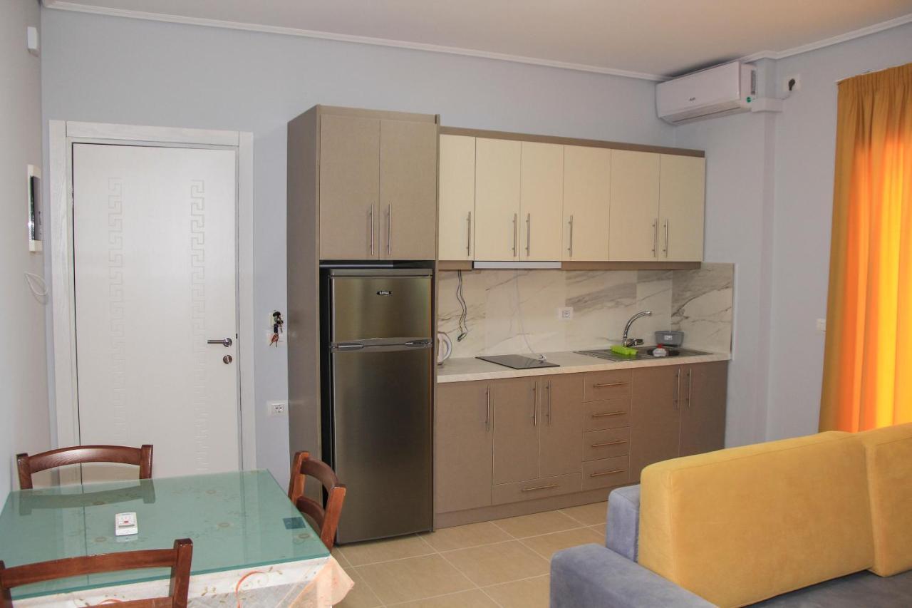 Maxi'S Apartments Sarande Bagian luar foto